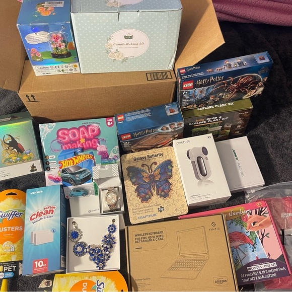 LARGE Amazon MYSTERY box, Brand New Items Only 📦 🔥 NO JUNK, 5 ⭐️ Men Women Gift - Picture 6 of 15